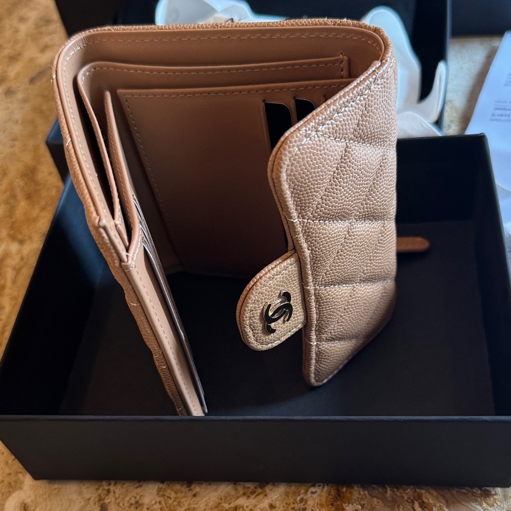 CHANEL Quilted Card & Key Wallet in Camel Tan with Gold CC - Picture 4 of 12